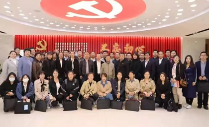 大愛無疆獻(xiàn)愛心 助殘服務(wù)暖人心