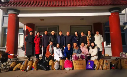 呼市女商會(huì)送溫暖、獻(xiàn)愛(ài)心、助力鄉(xiāng)村振興